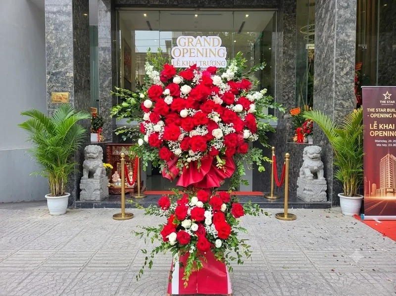 Hoa hồng đỏ gửi lời chúc thành công và khởi đầu đầy năng lượng