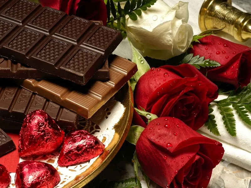 Hoa hồng đỏ là món quà ý nghĩa cho Valentine, lễ cưới và ngày kỷ niệm
